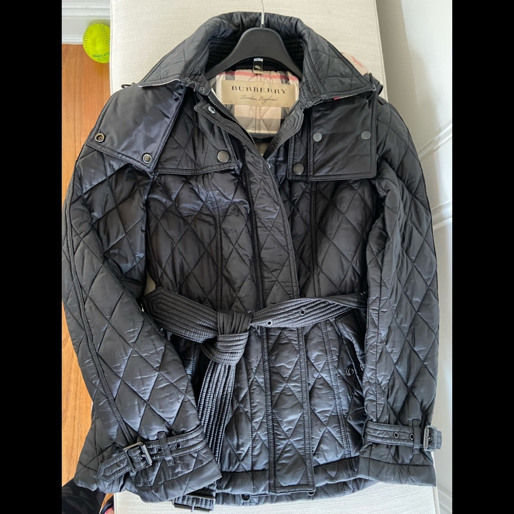 Burberry Short Finsbridge Quilted Jacket NWOT. Size S